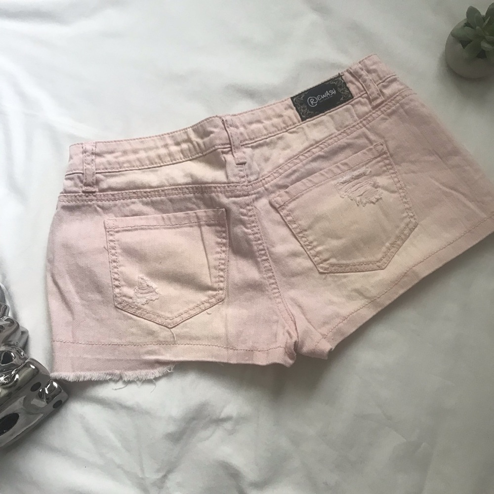 🔥Pink Distressed Shorts - Picture 5 of 5